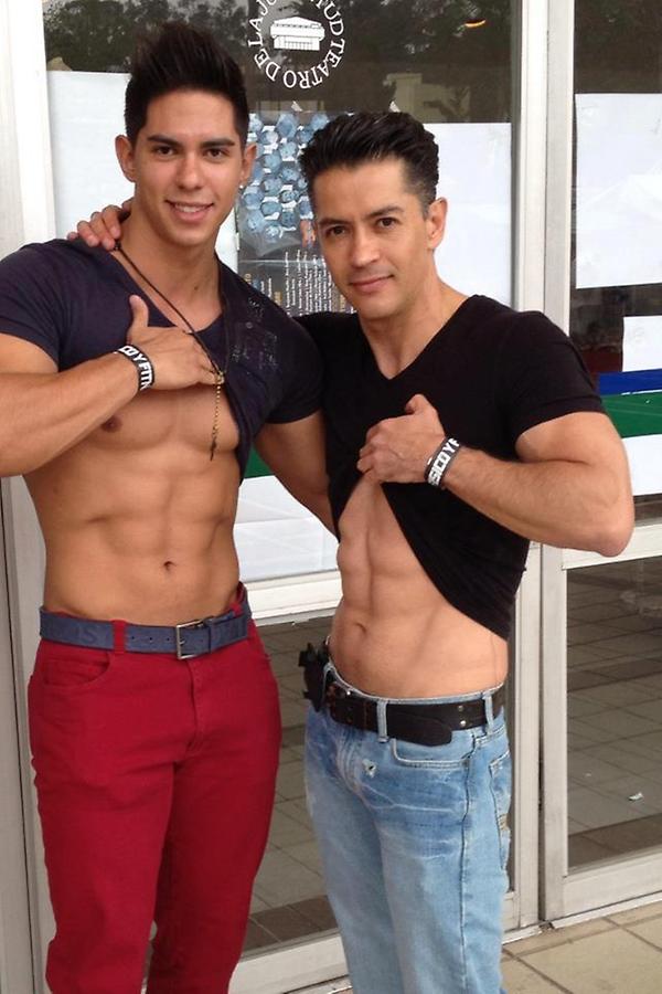MMLatino's tweet photo. FERNANDO VALDEZ estuvo en el Musclemania Prestige el pasado Sábado en México para conocer y saludar a sus fanáticos. http://t.co/pTtZulK7