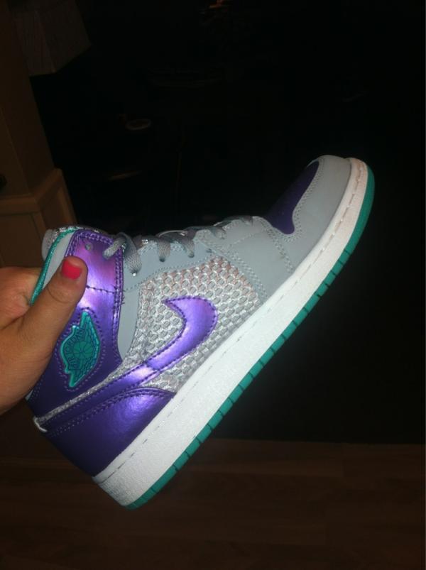 danielleokuly's tweet image. Her bomb ass Jordan&apos;s #beetch