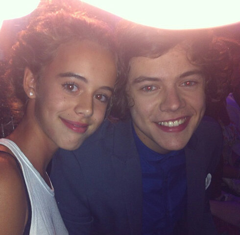 vintagetoxics's tweet photo. WHO IS THAT PRETTY GIRL THOUGH http://t.co/nDSjuWKy