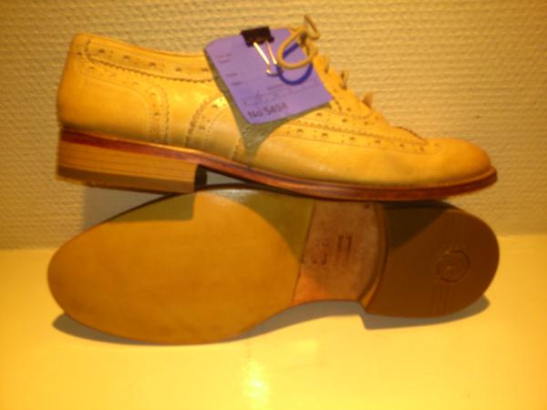 Nieuwe hakken en zolen onder deze broque schoenen: