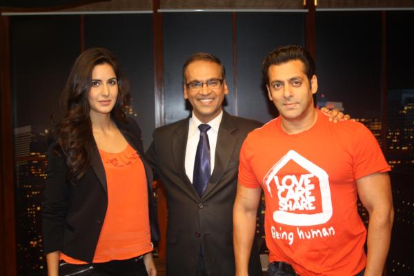 ETCBollywood's tweet image. Tonight @KomalNahta chats wit @BeingSalmanKhan &amp;amp; Katrina Kaif on #Bbiz at 8:30 &amp;amp; 11 PM. Don't miss this awesome episode
