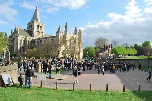 lisa01403's tweet photo. Rochester Cathedral! @rochesteruk http://t.co/KeOokmfx