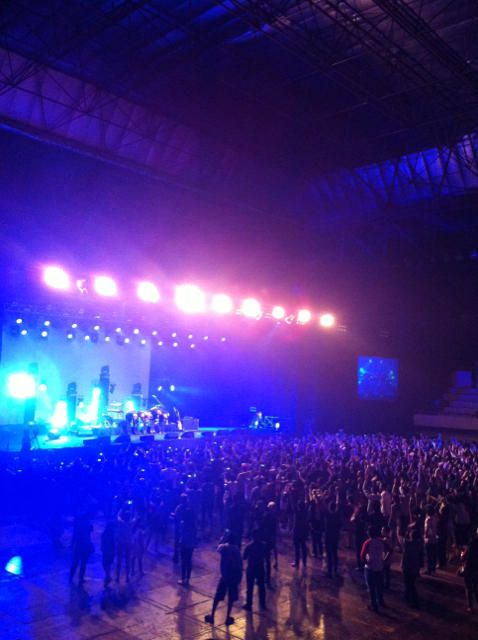 solehsolihun's tweet photo. 'i'm still here behind you. in the corner of your eye.' #TheCardigansJKT http://t.co/pCjtiyUf