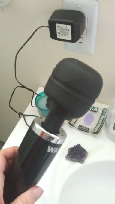 YAY! Just found the charger to my wireless wand in the bk of my junk drawer! Just in time 4 tomorrow's<a href="/tag/happyslut"class="tags"><span>#happyslut</span></a>
