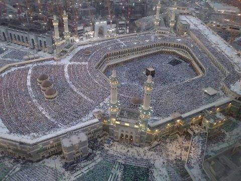 صورة الحرم المكي الشريف قبل قليل من برج المروة المقابل للحرم،،
#الحرم_المكي #مكة_المكرمة 
#قمة_التضامن_الإسلامي 
-