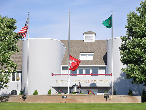 Washington State University flying the Cougar flag at half-staff in honor of #Kathi >> RT: <a href="/ESFloyd/">Elson S. Floyd</a>  #WSU #GoCougs