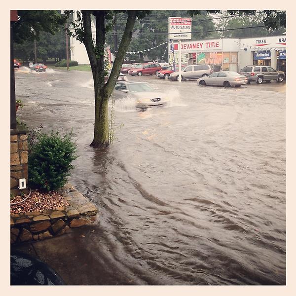BPinellis's tweet photo. Rainy day today here in #EastProvidence!  This was earlier this morning!  See you all at 11:30 when we open! http://t.co/q1PsdX7E