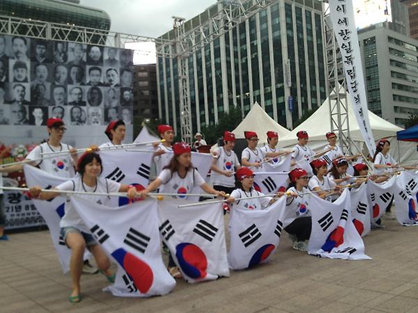 uniwini's tweet photo. RT @cybershinsi: 멋있어요~~ http://t.co/Hk7bpiFk