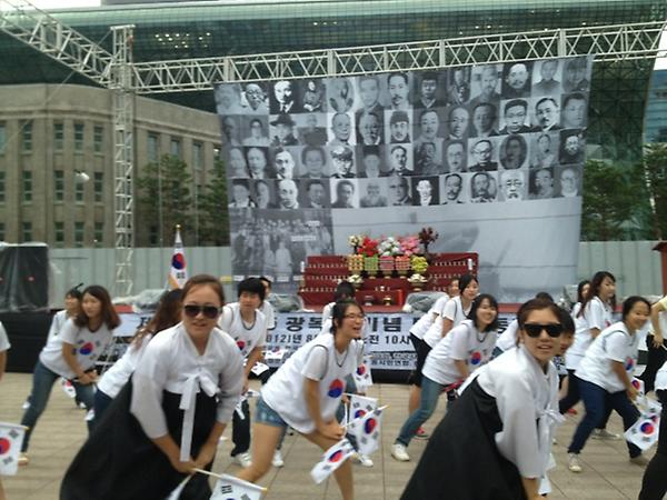 uniwini's tweet photo. RT @cybershinsi: 섹시레이디~~ 국가대표 스타일~!! http://t.co/g6Cd1QKG
