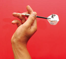 フェニファン編集部 3年前の星野光正プロのグリップ 人差し指を立てているのは はぐれた時に縦に 上に 抜けるようにしたいからこの様な持ち方になりました と当時のコメント P M Vol 6より 何度もマネしたけど 未だに出来まてん C Http T