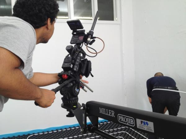 TheKniceProject's tweet photo. Carlos getting to grips using a jib arm! If you wanna get involved in contact http://t.co/MV91QSDd http://t.co/2Z4JQNuC