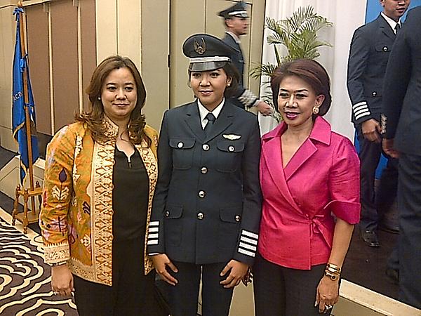 dharmadi53's tweet photo. Welcome to Nila, newly graduated woman pilot for Indonesia Airasia and there will be more n more women pilots joining. http://t.co/O6sEKrsM
