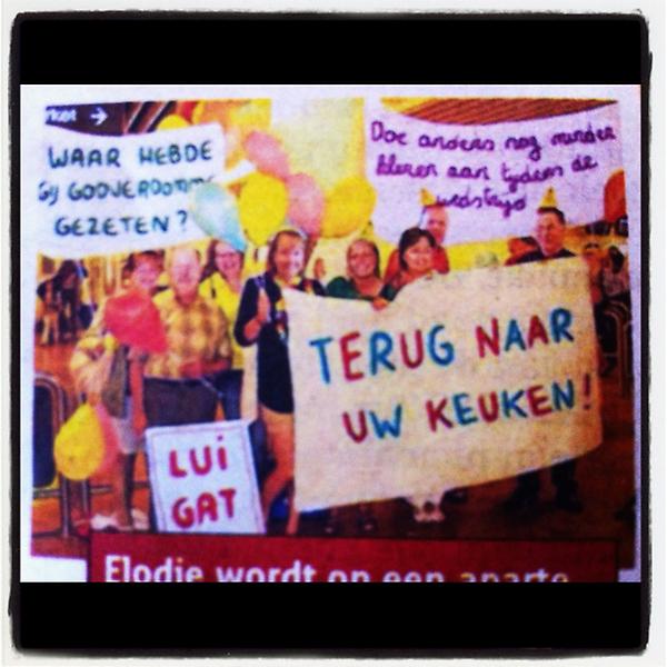 ClaeysSofie's tweet image. Jeroom verwelkomt verloofde Elodie Ouedraogo na OS. Beste ontvangst ooit. :-) #mannenmethumor