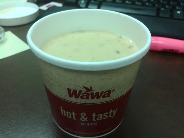 shmrck95's tweet photo. @Wawa is this company policy not to fill the container? I paid full price but didn't get full quantity #disappointed http://t.co/HuhUAruV