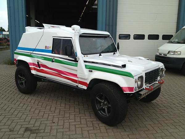 LarsTH's tweet photo. Dit is hem dan nog niet in de juiste kleurstelling maar hier ga ik Dakar in doen al navigator!! @DutchDakar http://t.co/3eNAicvF
