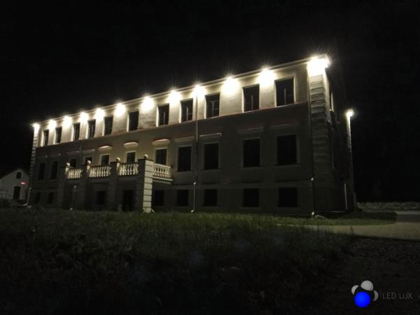 LEDLUXLV's tweet image. Turpinam Lielvirbu Muižas Izgaismošanu. Uzstādīts fasādes augšējais apgaismojums. Ekonomija 20 Reizes! ledlux.lv