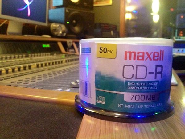 sethasteria's tweet photo. @DaveyCarlson got that fresh stack of disks ;) lol http://t.co/9kKObeEc