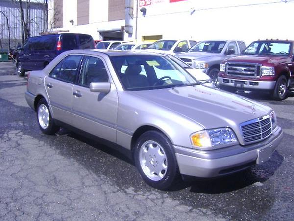 JoeFly50's tweet image. just got a car !!!