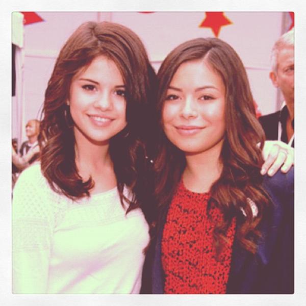 CarlyShayC's tweet photo. #ThrowbackThursday with @AlexRussoPlace one year ago, miss you girl. ☺ http://t.co/cQGFG6gL