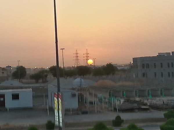 30bd's tweet photo. @adel0503تعديل صورة من بريدة  لشمس صبيحة يوم الجمعه الوفت 5:38 http://t.co/GznvQ1r0