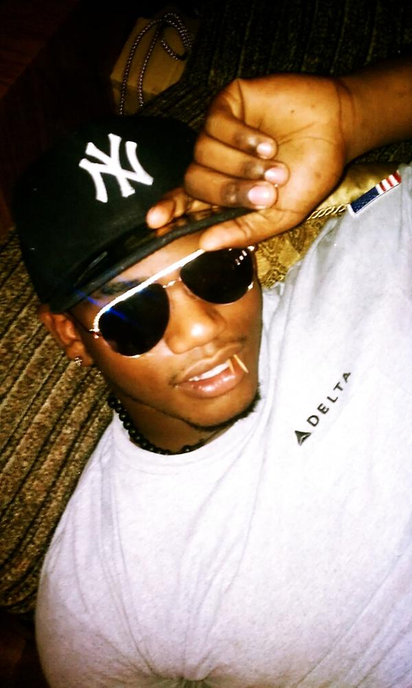 Britt__Da__Shit's tweet image. Foolin w/ My lil model right before work, #DeltaFlow. I love this lil Trini boy with all my heart &amp;lt;3 @Free__Thoughts