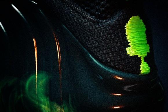 TrippyyyFool's tweet photo. Paranormal activity foamposites.. sneek peek! http://t.co/LMddmwVC