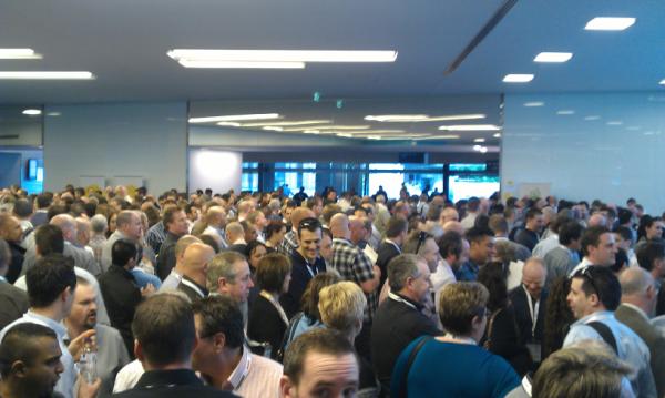 maffs_Eth_i1's tweet photo. Did someone say free iPad? http://t.co/KFr3LhPx