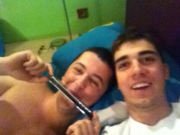 antoni_mora's tweet photo. Armonizando! #preMIAMI! @cesfpicado @jerofuentes94 http://t.co/UKuOoVzE