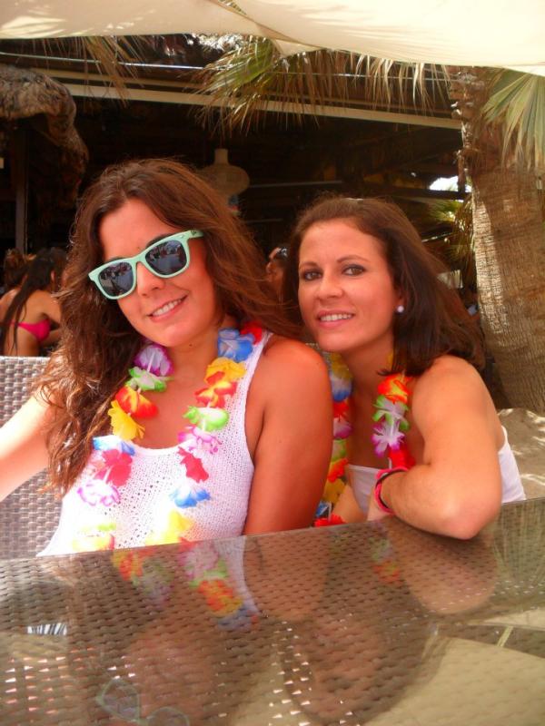LauraCampillo1's tweet photo. Con mi @JennyMH86 en @MauiMojacar!!! tardes muy buenas allí http://t.co/ZYRDQX4i
