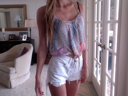 thinsp0's tweet photo. Miren su cuerpo. http://t.co/hcmwvWj8