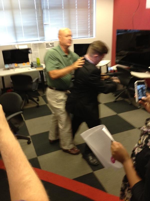 redanddead815's tweet photo. Another picture of Harry and Buce: http://t.co/ECbSa3Cz