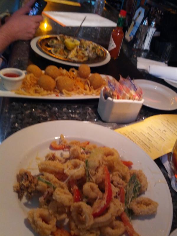 travisgreen's tweet photo. @peteinhou  early dinner http://t.co/XLxNaftu