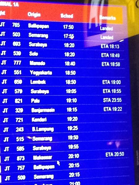 bryan_oyee's tweet photo. lombok delayed http://t.co/kMcltVYT