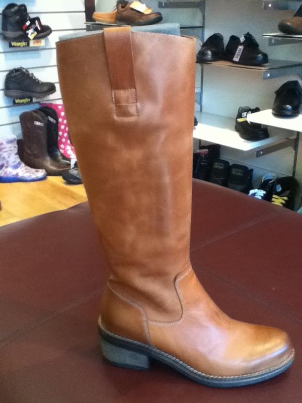Size 4-8. 1 Colour. €195