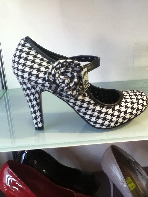 Size 36-41. 1 Colour. €40