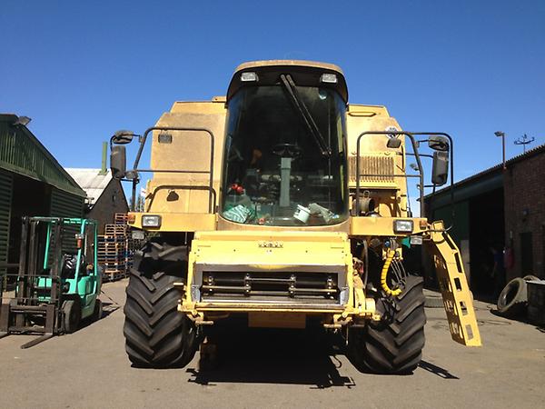 redmanmatt's tweet image. ...and by about 10am this morning the new look is complete! #lesscompaction #looksbetterwithsilverwheels #clubhectare