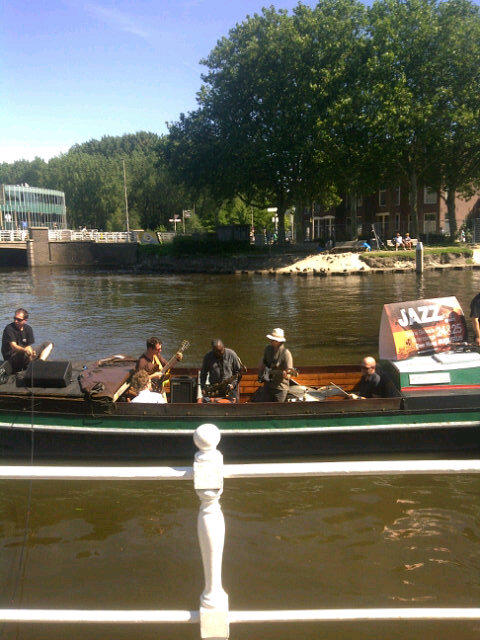 moer85 tweet picture