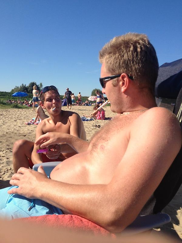 ewout87's tweet photo. @markeenkhoorn wat een pens http://t.co/Hu0KGImu