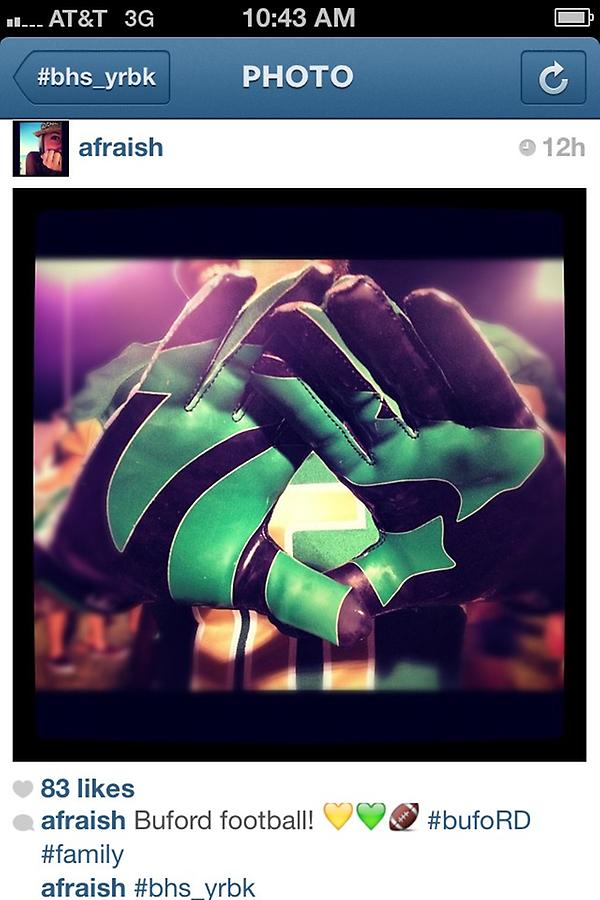 Look @ <a href="/afraish/">Aqelah Fraish</a> pic from the game last night; please # your pics. #BHS_YRBK; we will use them!