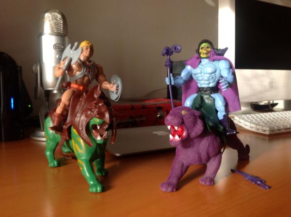 M4ugan's tweet photo. ¡¡Por el poder de Grayskull!! Esto de tener un padre que lo guarda todo... Rescatar juguetes de la infancia mola. http://t.co/jO379VQb