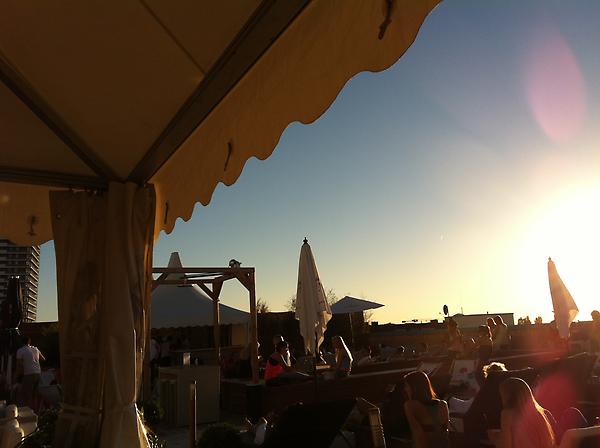 schaumiii's tweet image. Chilling and drinking beer with geeks at a very, very nice location! Awesome first day at #phpuchh