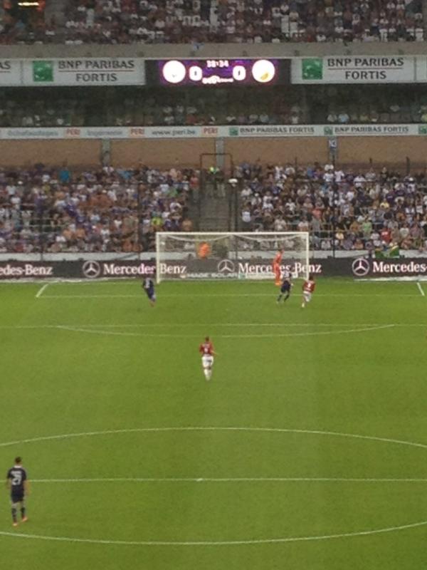 jb_devos's tweet image. Anderlecht-Mons tjrs 0-0
Il fait chaud !!