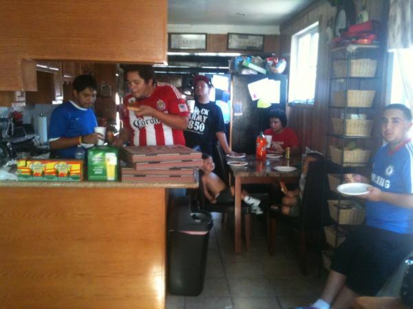 GordisGoleo64's tweet image. Pizza,beer,soda,friends. IT'S GAME TIME! Let's go chivas USA! Let's kick someass.@cdchivasusa@BlackArmy1850 #dacrazies
