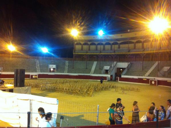 selupercu's tweet photo. Esta es la plaza de toros en la que tocamos ayer con "Chiquetete". Un bolito de los guapos de verdad. http://t.co/Pq0YhZhJ