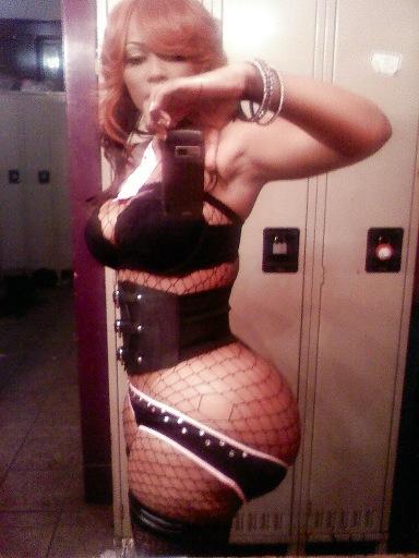 CtownMensClubs's tweet photo. #stripper #cameraphone #fakebutt #assinjections http://t.co/Qs858AUO