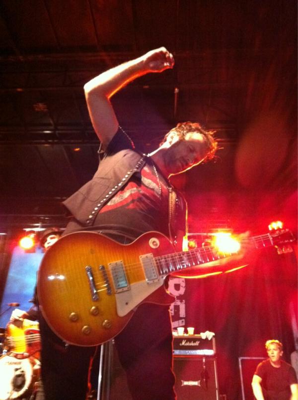 TazFM96's tweet image. Wow @theTrews in Mt. Brydges a huge success! Close to 6000 fans at show! #spinalcordresearch #whataparty