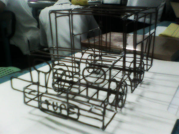 BatmanJay's tweet image. Ang dahilan ng pag-uwi ng gabi. ang activity sa IET-1C.