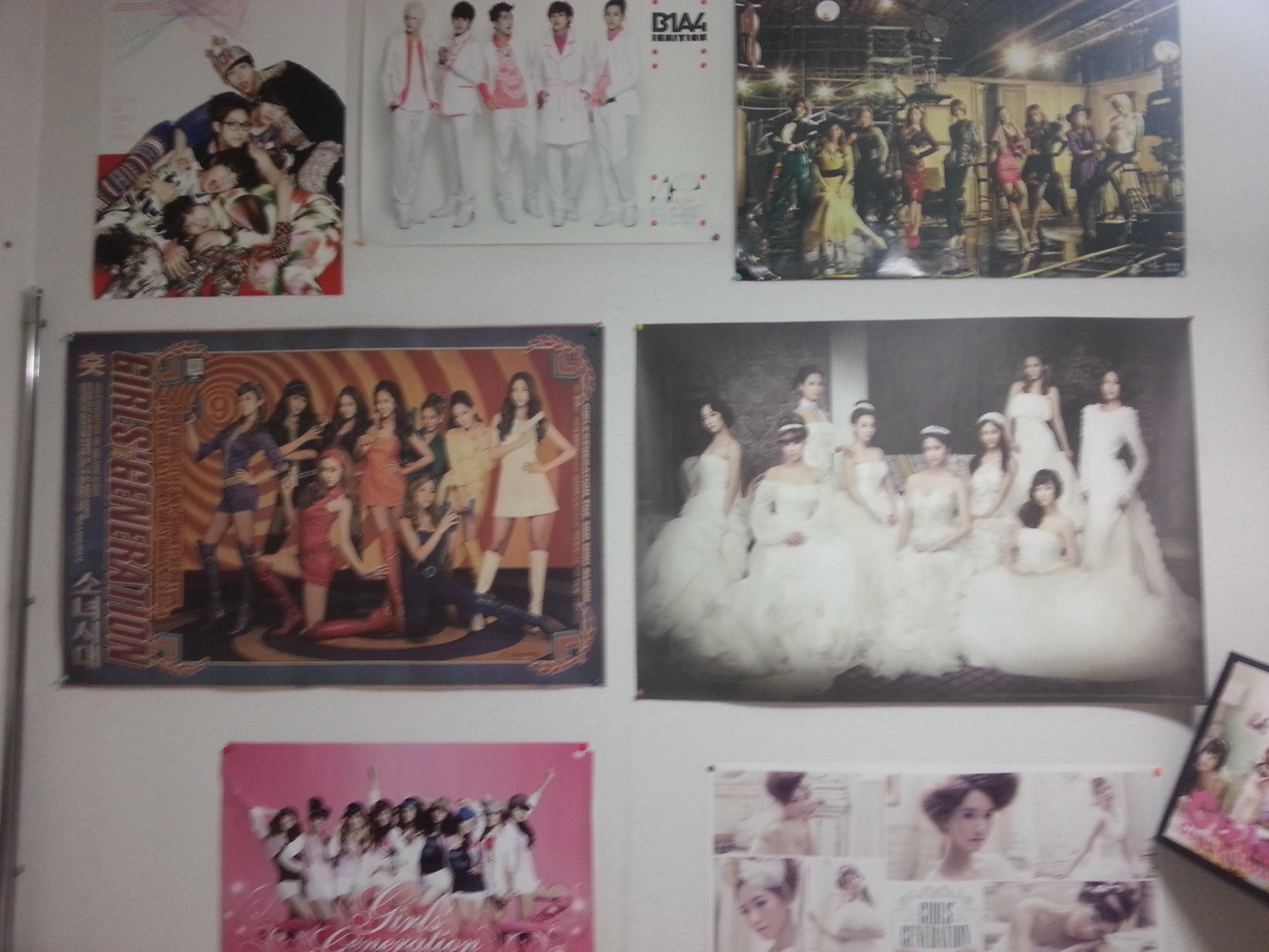 공 승희 部屋に韓国アイドルのポスターを1枚でも貼ってる人rt 自分の部屋には7枚 ウェルカムルームには4枚 Q Http T Co Ccjqeg9b Twitter