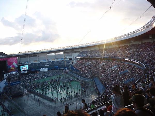 yamagyamagy's tweet photo. 夏っぽいことしたいシリーズ→サマーソニック2012☆　パヒューム、KE＄HA、ジャミロクワイ、ももクロ（本命w） 暑くてぶっ倒れそうながらも最高に楽しい一日(^^)/ http://t.co/PeyFEEXQ