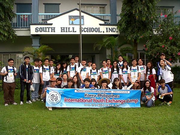 NoHearsays's tweet image. The Korean exchange students at SHSI, Los Banos, Laguna. Photo by Menchie Nolasco #devc11